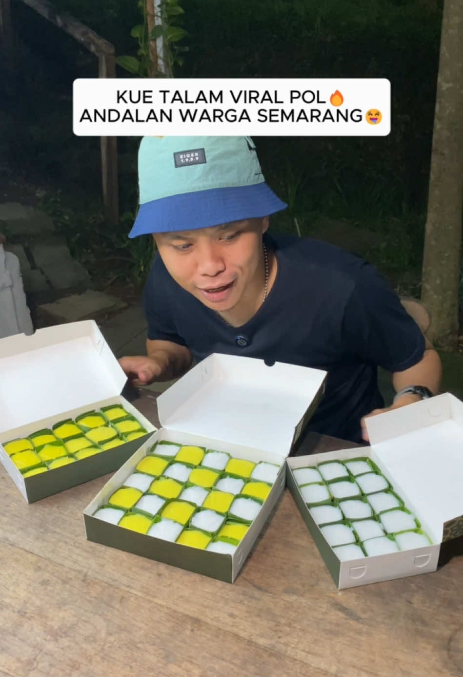 KUE TALAM VIRAL POL DI SEMARANG😱 RUGI BANGET KALO BELUM NYICIP KE SINI❗ Food Review : Pilihan isian boxnya ber variasi ada yang isi 15 dan 25 pcs, bisa juga di mix loh🥰 Kenyal, creamy, gurih, manis kawin banget😍 Dan untuk varian ketandurian menggunakan daging durian asli tanpa essence🥰 Di produksi fresh setiap hari agar selalu terjaga kualitasnya🤤 Di jamin halol 100%✅ Bertahan di dalam kulkas sampai 2 hari lohh😱 Menu yang Minkul pesan : *1 Box Iisi 15 original : 40K *1 Box isi 15 durian : 47K *1 box isi 25 mix : 55K 📍Slukiie Kue Talam, Semarang Jl. MH Thamrin No.11 D, Sekayu, Kec. Semarang Tengah, Kota Semarang 🕛 Jam Buka  : 08.00 - 18.30 WIB 📷 Instagram : @Slukiie Semarang  Whatsapp : 089647747167 Tersedia di Gofood / Shopeefood / Grabfoood : Slukiie Semarang