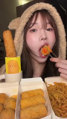 뿌링클 사이드 메뉴 먹방🧀 배민 배달 최애 음식 뭐야? #광고 #배달의민족 #배민 #배민쿠폰 #asmr #먹방 #뿌링클 