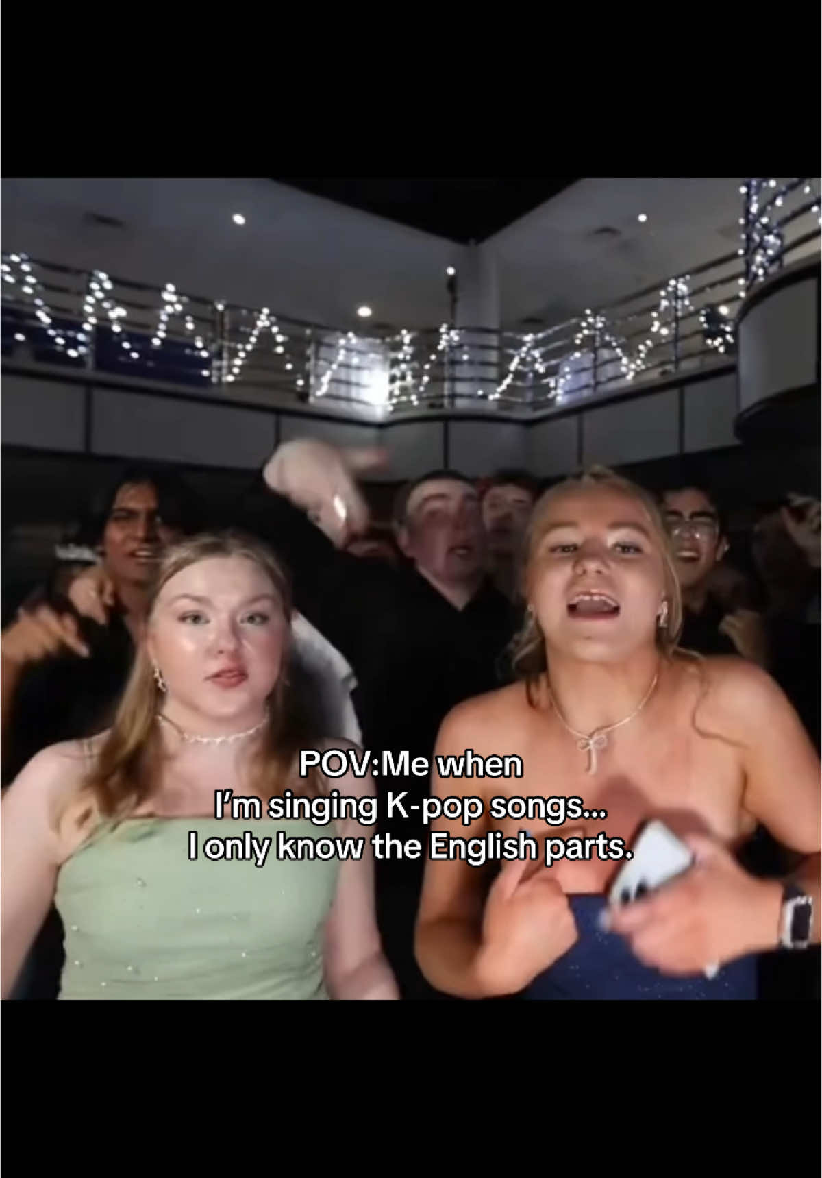 Lmao😭 #bluegirl #bluedressgirl #kendricklamar #notlikeus #kpop #meme #fr #fyp #foryou 