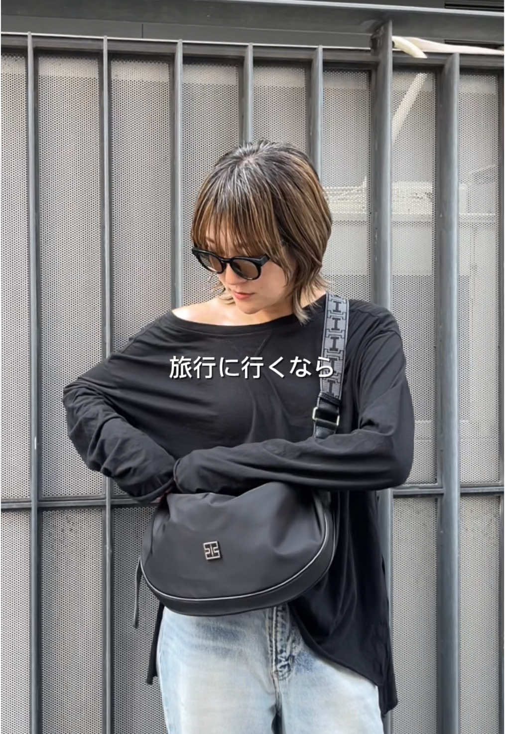 ＼旅行ならこのバッグ✈️✨優秀3way／ このバッグ、語ることが多すぎて かなり盛り盛りした動画になってしまいました😂 （これでもギュギュッとまとめた方で笑） ショルダーのためのバッグなので、 本当にシルエットが綺麗で🫶 そこにリモンタナイロンの贅沢使いと、 細部のデザインのさりげなさに 大人もトキメキが止まらないです、、、 私の親友も ディズニー旅に 持って行ってくれてました🥰🎈 #iacucci #イアクッチ #モノトーンコーデ #大人カジュアルコーデ #大人カジュアルファッション #きれいめカジュアル #40代 #40代ファッション #40代コーデ #高身長コーデ #高身長ファッション　#ショルダーバッグ #旅行バッグ