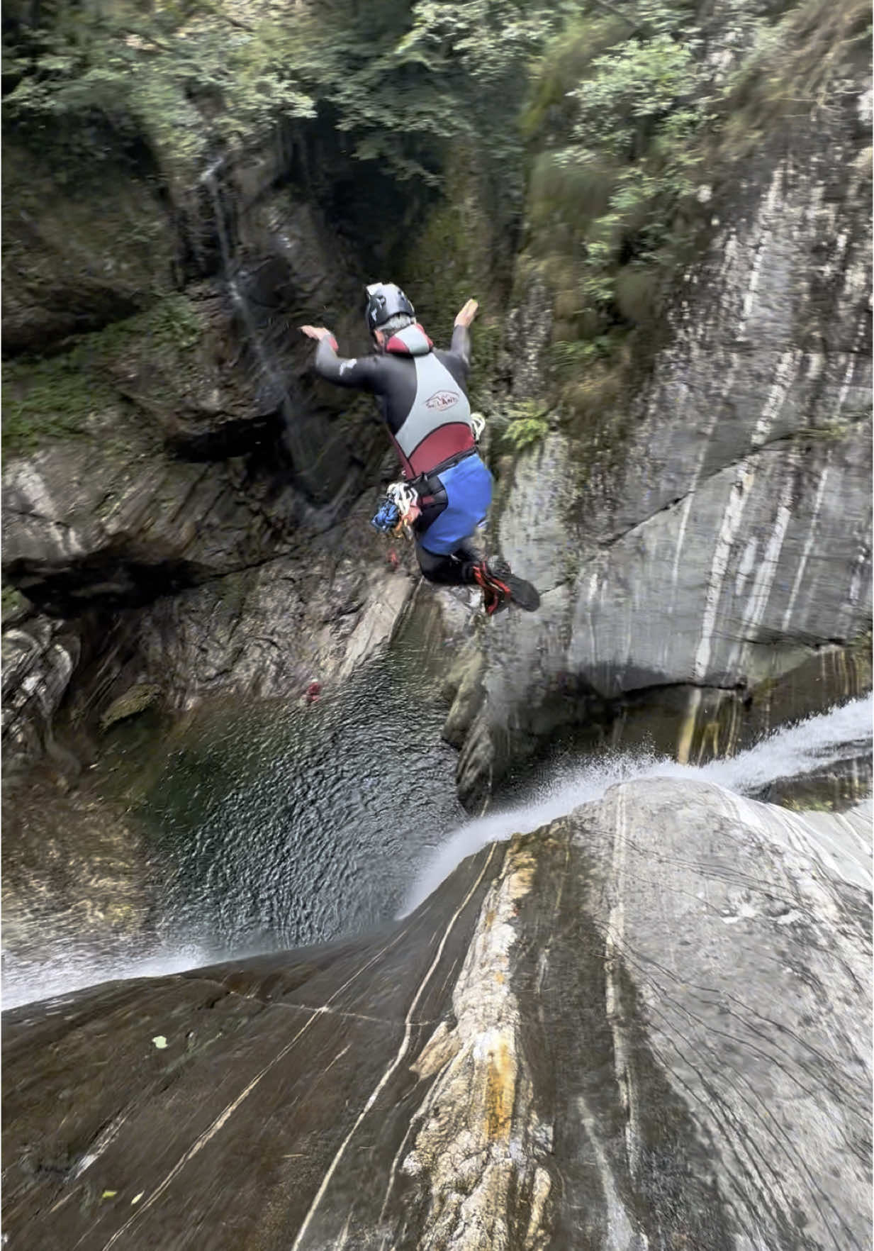 75ft cliff jump in Switzerland 💪 Take me back!! 😩 #cliffjumping #adrenaline #sendit #switzerland #waterfall #extreme 