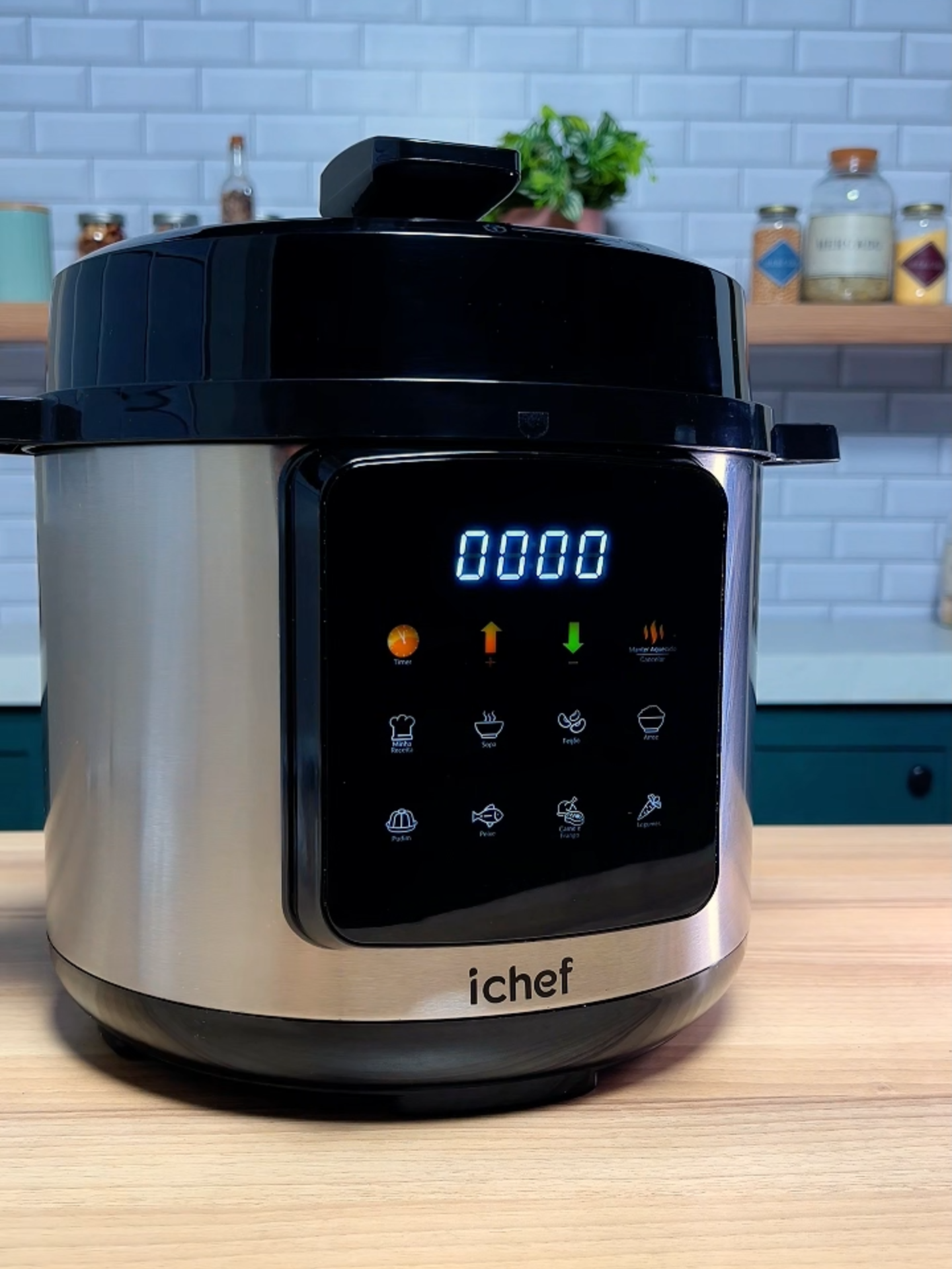 Já imaginou preparar suas receitas favoritas sem precisar do fogão? Com a Panela de Pressão Elétrica iChef Master Cooker, isso é possível! 😍✨ Seu painel 100% touchscreen foi pensado para tornar seu dia a dia mais simples e ágil. Com apenas um toque, você prepara pratos incríveis, mantendo os alimentos macios, suculentos e cheios de sabor! 🍲🔥 E o melhor: essa inovação exclusiva você só encontra na Polishop!  🛒 Garanta a sua agora pelo link na bio, no APP Polishop ou na loja mais próxima! #mastercooker #panelas #receitas #praticidade #dicas