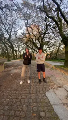 shake shake shake🗣️ @alessandro_galvezrzz #SantJordi2024 #dance #dancetrend #trend #dancer #dancers #trendingtiktok #dancing #duodance #duo 