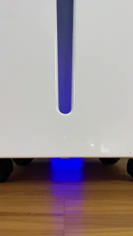 O Climatizador de Ar Portátil 4 em 1 BCL05A da Britânia é a solução perfeita para manter qualquer ambiente sempre fresco e agradável. Com autonomia de até 26 horas, reservatório de 5L e controle remoto, você tem praticidade e eficiência ao seu alcance! 🌬️✨ Diga adeus ao calor e aproveite o melhor do seu dia com conforto! 💙 #ferramentas #calor #climatização #britania #climatizador