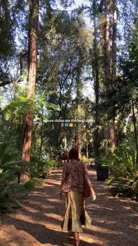 i love visiting botanical gardens so much!!! 🌷🌸🌿🌞🐝 (be honest should i get a membership to descanso gardens as a bday gift from me to me. yes or yes🤭)