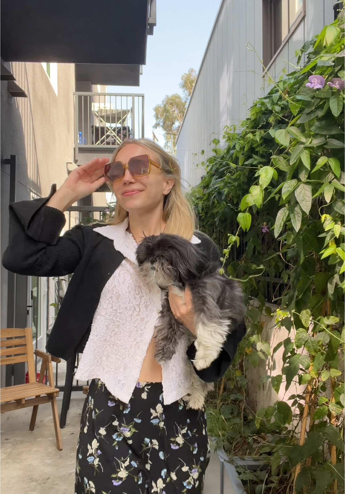 #OOTD with my bff • felt a little like Phoebe today and I’m very pleased about it #thrifted