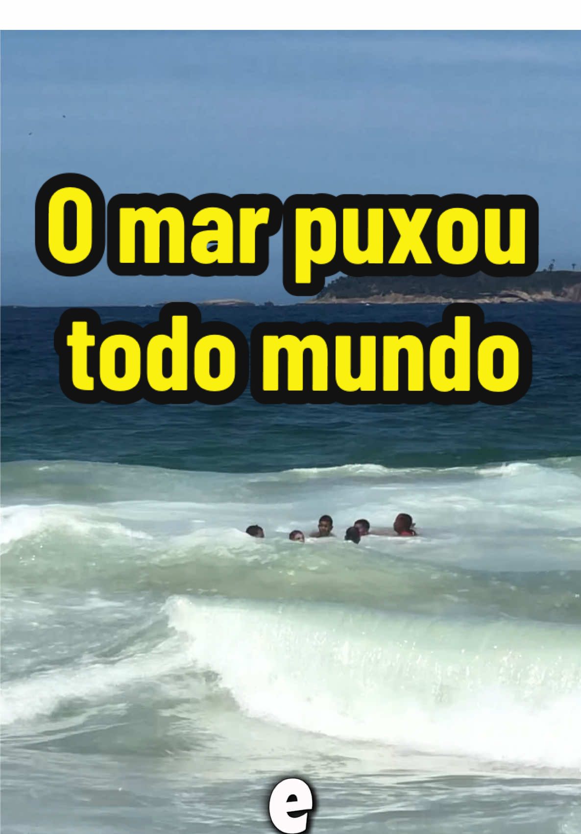Acompanhe esse salvamento no mar em uma corrente de retorno muito forte na praia. A correnteza forte levou 3 vítimas e os guarda vidas salvaram todos com êxito.  #mar #perigo #guardavidas #correntederetorno #correnteza #praias #vaiprofycaramba #vaiprofy 