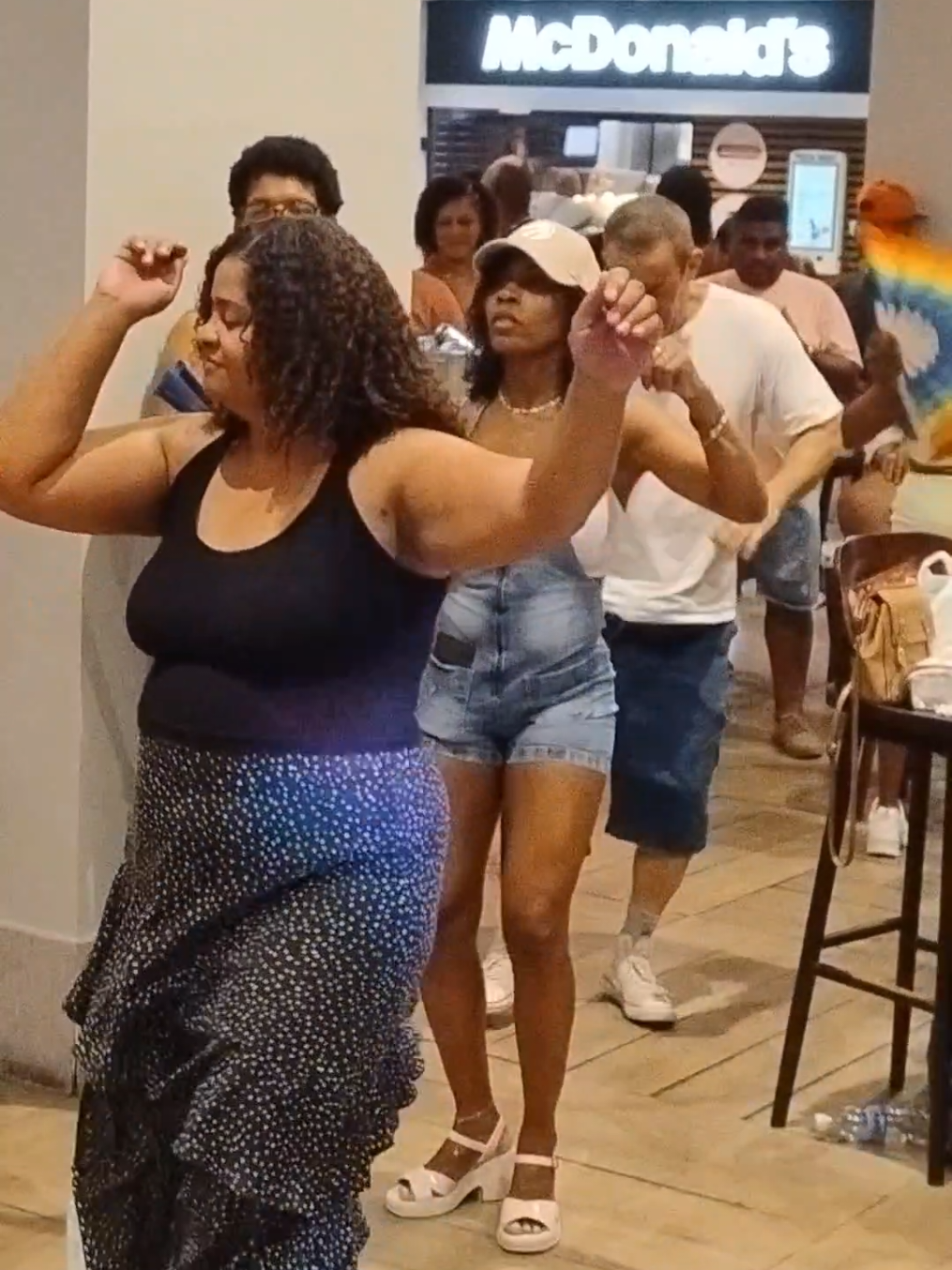 Charme em Niterói! #coreografia #passinho #bailecharme #BlackMusic #charme #baile 