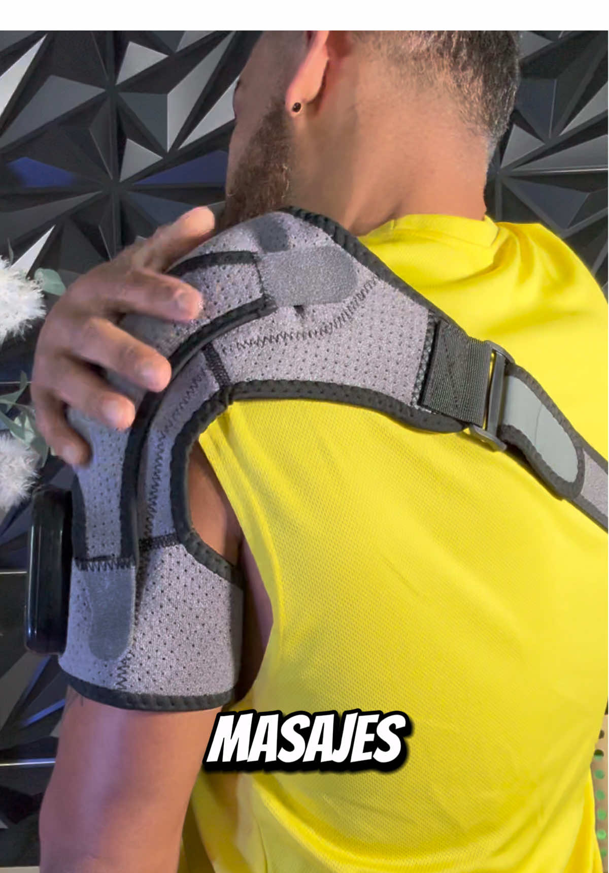 Olvídate de los dolores de hombro con este masajeador #injury #shoulderpain #tiktokshopmemorialday #tiktokshopmothersday #tiktokshopspringglowup 