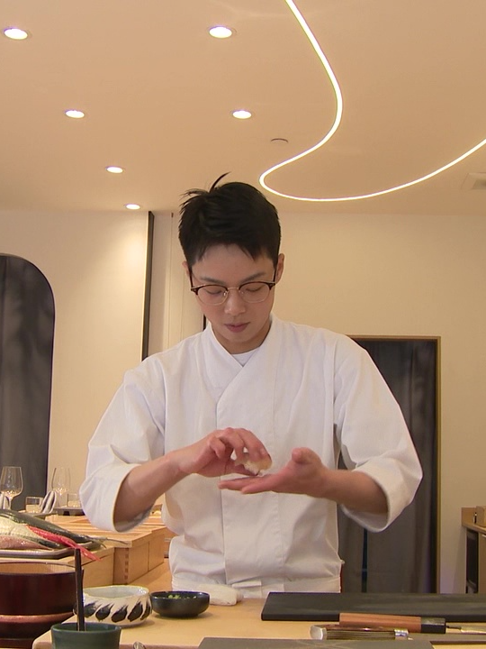 In honor of Women’s History Month, FOX 5’s Stephanie Bertini introduces viewers to two trailblazing women making waves in one of the most male-dominated corners of the culinary world: sushi. #sushi #newyorkcity #nyc #nycfood #nycfoodie