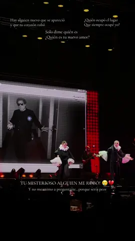 Con esta se sufre si o sí! 😢💔@Miranda! Cariño no soporto estar sin tí, pero parece que tú sí… #Miranda #miamor #envivo #andrescalamaro #calamaro #salmón #tumisteriosoalguien #collabs #tour2025 #conciertos #Scz #Cbba #Lpz #Bolivia #paratii #fyp 