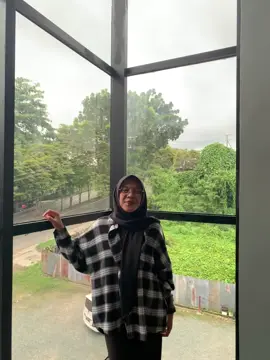 just wear a simple fit cause being JAVANESE is the fit