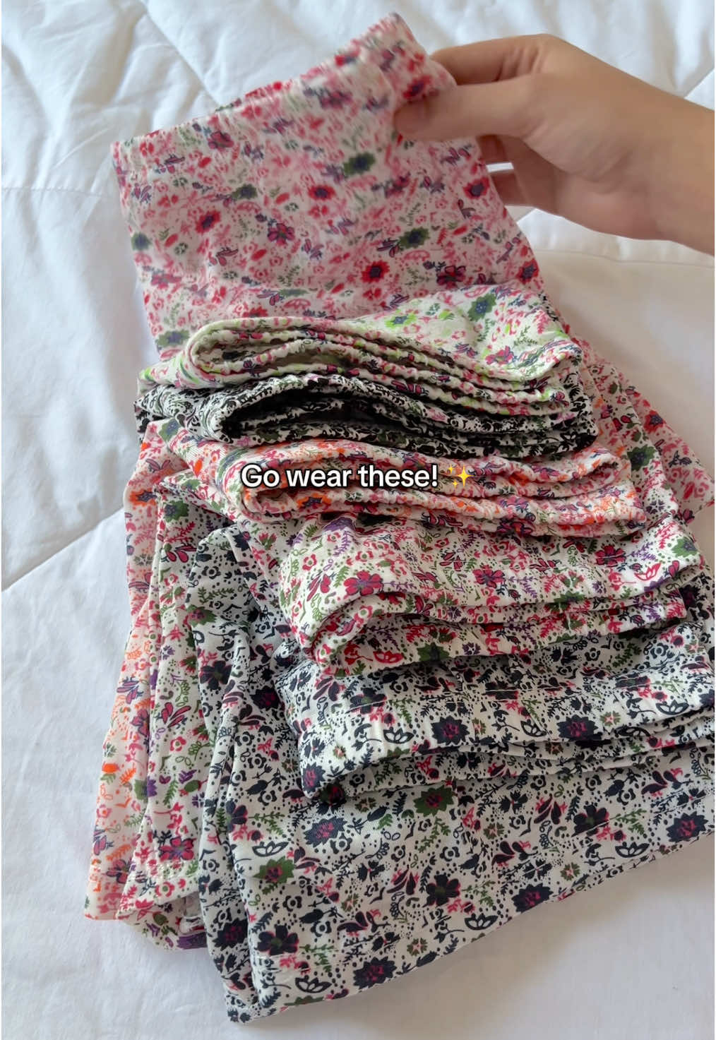 Napakacomfy talaga suotin ng ganitong shorts pag nasa bahay eh 😩💖 Your sign to wear these! ✨ #Pambahayshorts #pambahay #dolphinshorts #cottonshorts #comfyshorts #tiktokhaul #tiktokfinds #tiktokbudol #musthave #bestpurchase #fyp #foryou #womenshorts #floralshorts #highwaistshorts #pambahay #pambahayshortscomfy 