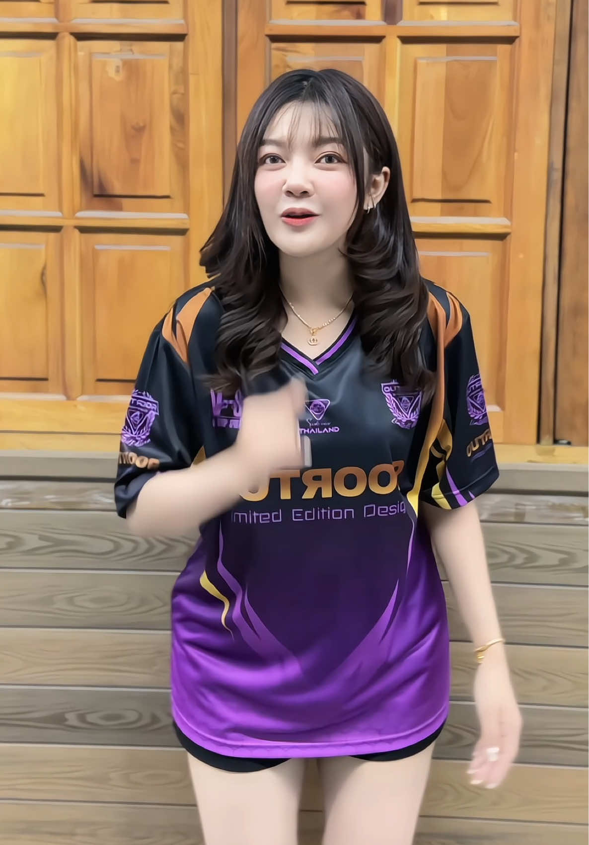 #เสื้อกีฬาแฟชั่น #เสื้อกีฬาใส่ได้ทั้งชายแล้วหญิง #เสื้อยืด #เสื้อผ้าแฟชั่นสวยๆ #newcollection 