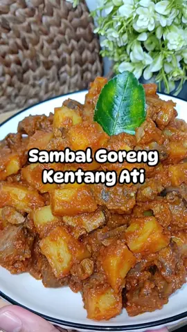 Selain rendang, ketupat sayur & opor. Sambel Goreng Kentang Ati juga gak boleh ketinggalan dongggg🤤 #sambalgorengkentanghati_satset #resepsatset #sambalgorenghatikentang #menulebaran #sambalhatikentang #sambalgorenghatiampela #harirayaidulfitri #hariraya #fyp #masakansimple #masakanrumahan #masakanindonesia 