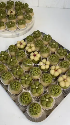 حلو لوز التونسي 🇹🇳 السيرو سبيسيال ساهل ر تستعملوه مع كل انواع حلو اللوز و الفستق و البيفريوك - 500 غ ماء  - 500 غ ڤليكون  - 500 غ فندون يتباع عند الي يبيعو مستلزمات الحيونات و رخيص  تحطوهم فوق الغاز من غير لا تحركوهم دوب ما يغلو تحركوهم و تخلوهم يغلو عشرة دقائق و تسكرو عليه تخلوه يبرد و تستعملوه.