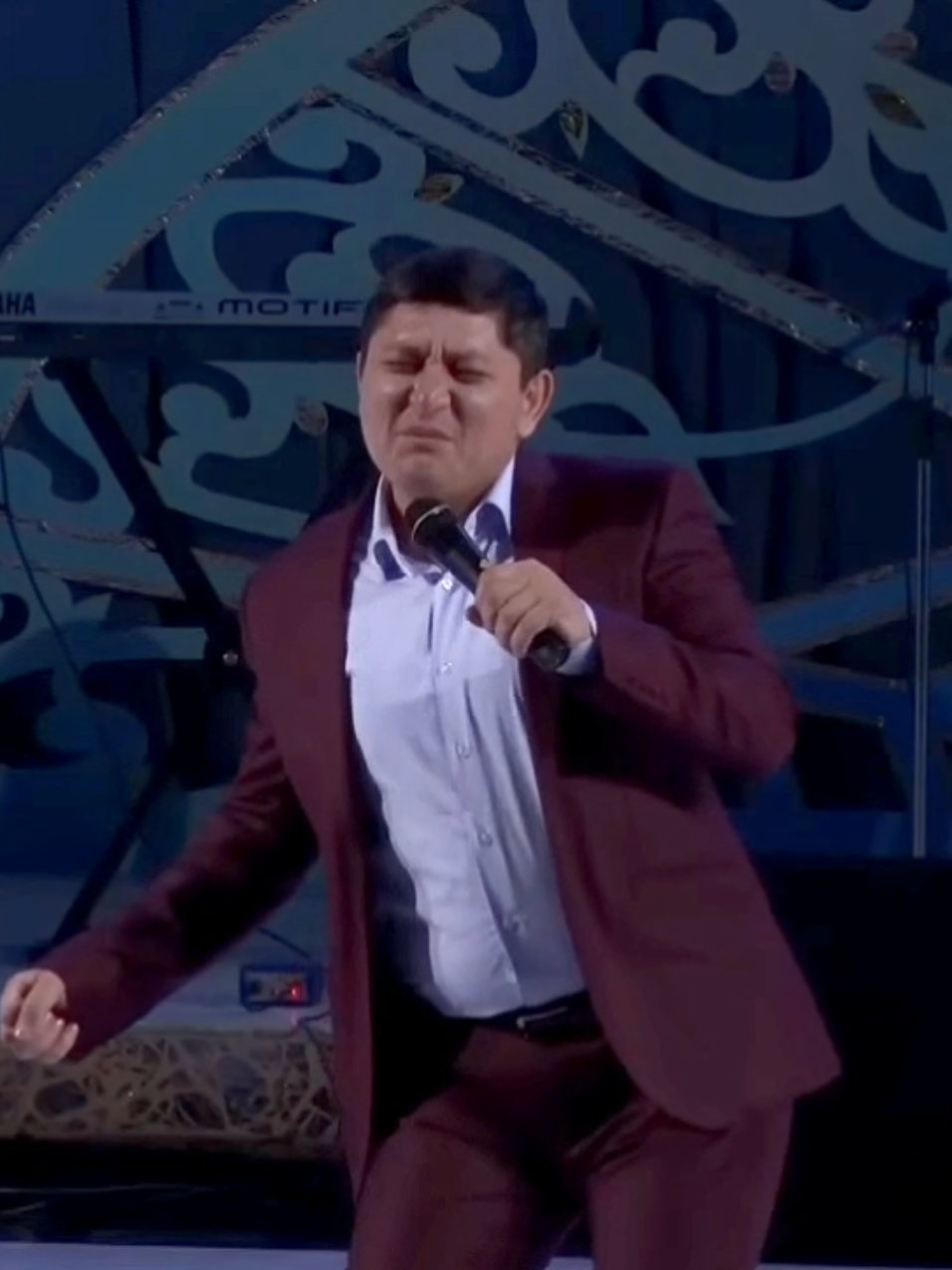 AVAZ OXUN 