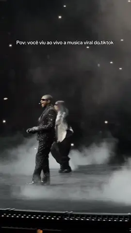 Só não foi o melhor show da minha vida porque o Chris Brown sempre vai ganhar #rnb #usher #heydaddy 