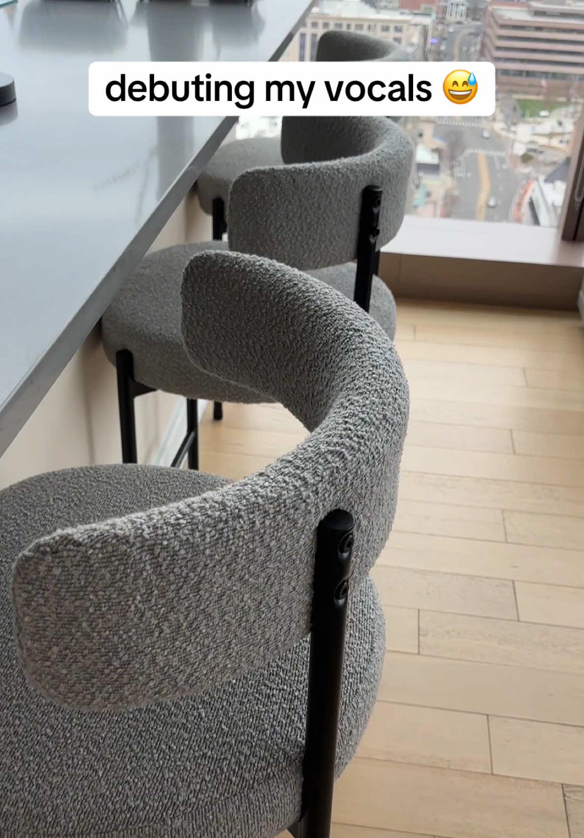 I think I should’ve warmed up longer before letting you listen to my vocals 🤣🤷🏻‍♀️ #wayfair #wayfairfinds #furniture #barstools 