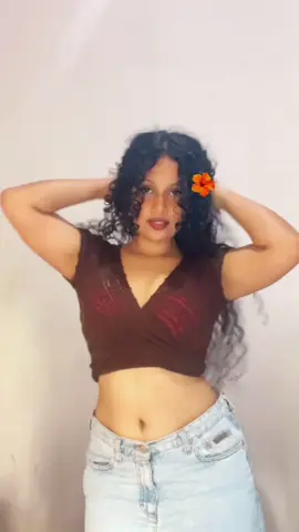 💋💋💋  #fyppppppppppppppppppppppp #explore #trend #dance #fypシ゚ #srilankan_tik_tok🇱🇰 #foryoupagе #trending #dancer #1kviews #following #mishi #curlyhair #thoka#orangeflower 