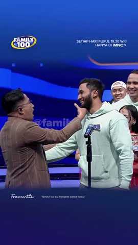 Selalu ada aja tingkah NGAKAK Aa @IRFANHAKIM75 bareng peserta di Family 100!!😭😭🤣🤣 #fypシ #fypgakni #fypdong #foryoupage #irfanhakim #Family100 #Family100ID #FamilyFeud #FamilyFeudID #SurveiMembuktikan #viral #hits 