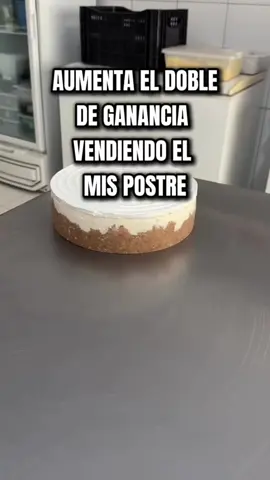 ¿Estás vendiendo tus postres completos y no se te están vendiendo como esperabas? 🟡 Muchas veces, lo que falla no es el sabor… es la estrategia. Vender en porciones puede ayudarte a vender más rápido y ganar más dinero con el mismo producto. ¡Sí, más ganancias con menos esfuerzo! 🟢 Imagina ofrecer porciones pequeñas, atractivas, fáciles de vender y con un empaque bonito… y que se agoten en minutos. Y lo mejor de todo: ganando más por cada preparación. Pero para eso, necesitas calcular bien tus precios, o podrías estar trabajando gratis sin saberlo. 🔵 Usa mis plantillas automáticas en Excel: solo ingresas los datos y listo. Calculan ingredientes, gastos fijos, variables, mano de obra y tu ganancia. Comenta “GANANCIAS” y te envío toda la info para que empieces a cobrar lo que realmente vale tu trabajo. 🍰💰 #reposteria #dessert #postres #bakery #pasteleria #cake #cakeboss #reposteras #pasteleria # #cakedecorating #cakeboss 