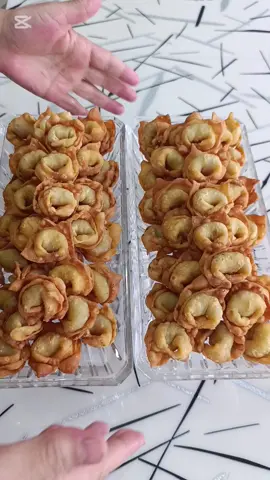 узбекская чучвара жареные узбекские пельмени 1 кг муки 4 яйца  1,5 ч л соли 200мл сливочного масла или маргарина 270 мл молока #чучвара #барак #вкусняшка #узбекскаякухня #еда #keşfet #рекомендация #англия🇬🇧 #Америка #европа🇪🇺 #турция 