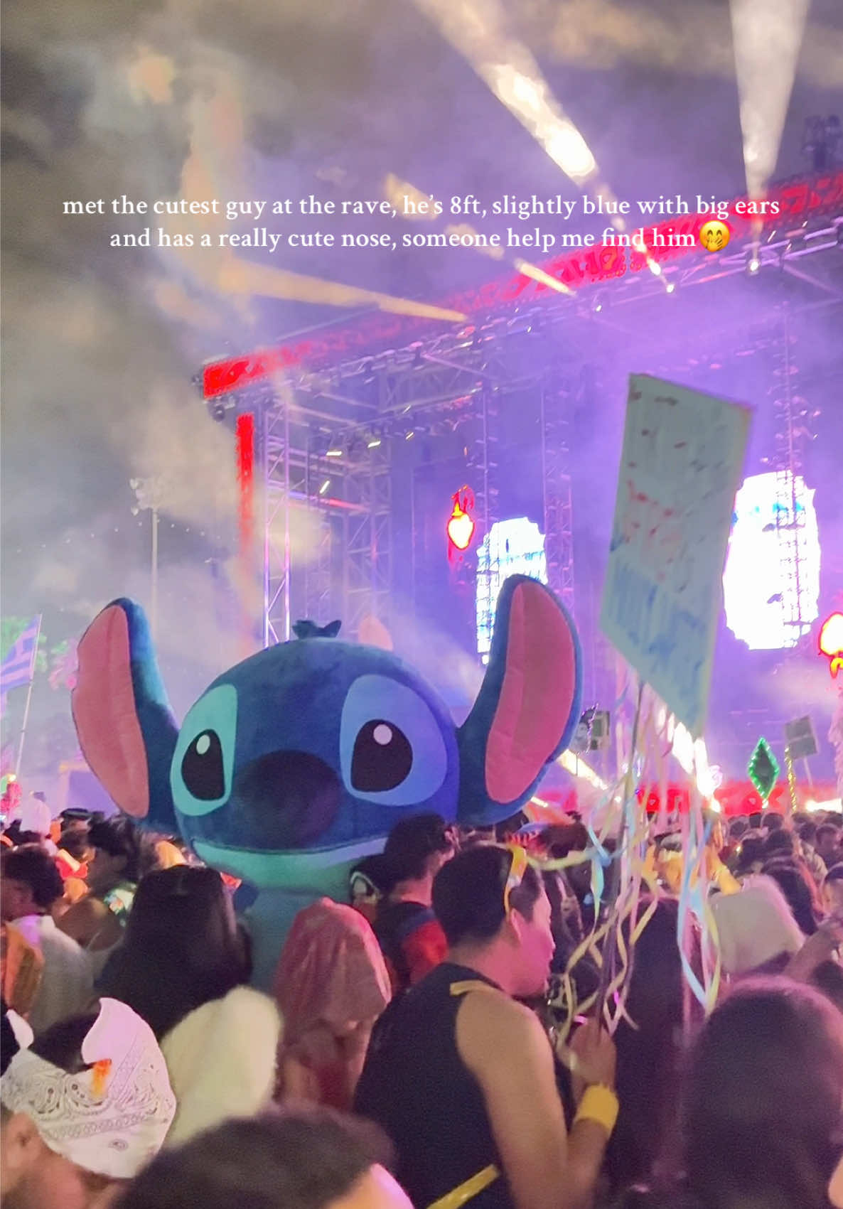 the way he rubbed deadpool’s head though🥹 @Beyond Wonderland #festival #beyondwonderland #rave #ravetok #fyp 