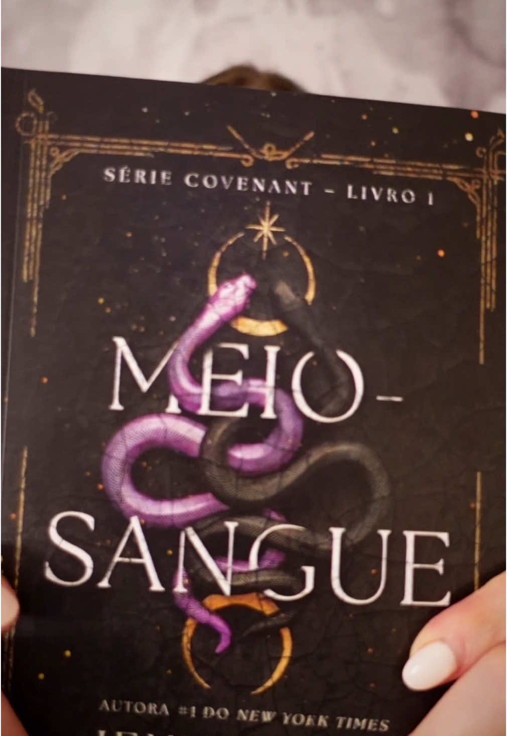 Apenas leiam esse obra-prima!  #BooktokBrasil #BooktooBR #BookTok @Bloom Brasil 