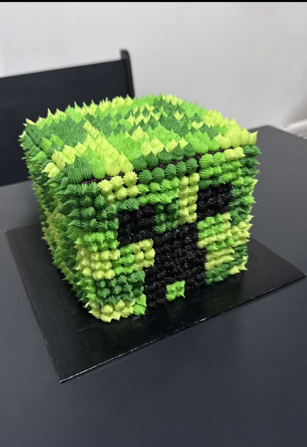 Minecraft Creeper Cake Tranformation✨ @Minecraft #Minecraft #minecraftcake #beginnerbaker #SmallBusiness #eastlondonbaker  