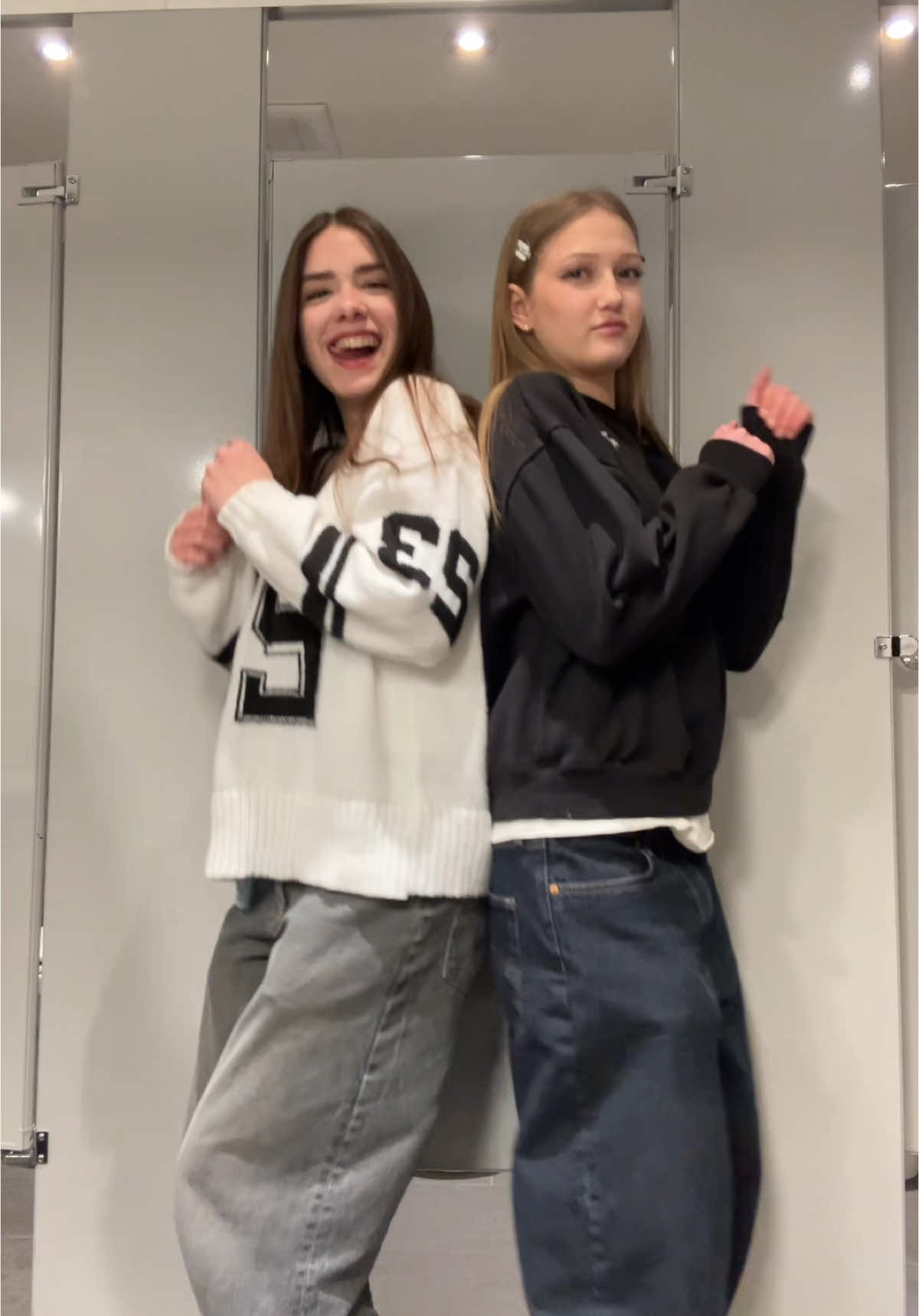 I get it I get  it I get it 😎 #viral #duo #foryoupage #dance #trendingdance #difly #fyp @vera🦦 