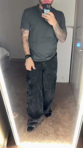 If yall like baggy pants here yall go 👏🏼
