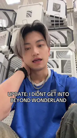 literally in a target rn for the wifi help lol #beyondwonderland #scammer #rave