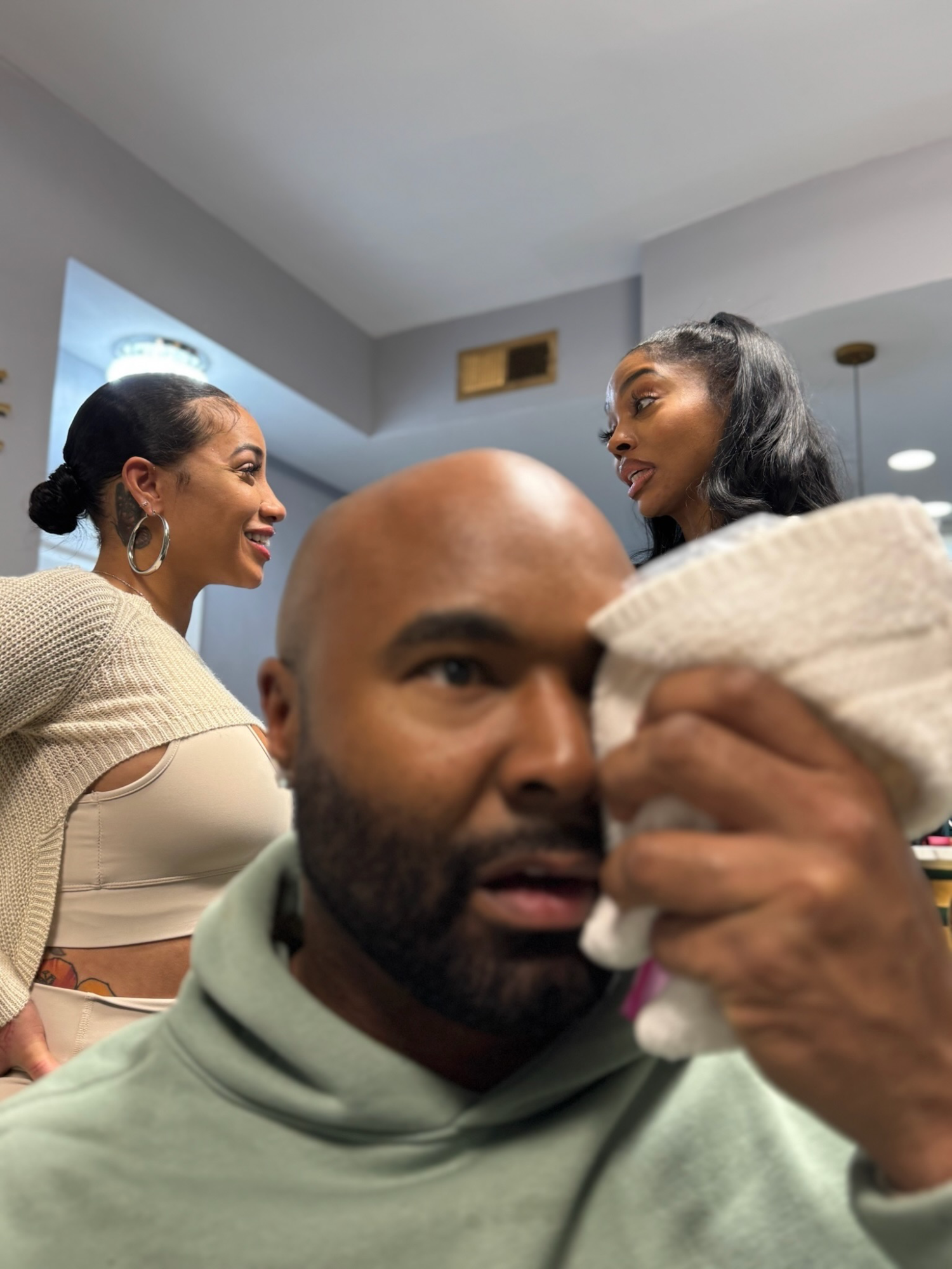 When Domini exposes to Melisa that Mike has another woman! #God #Jesus #Jesusispoppin #Jesusbeenpoppin #kountrywayne #letthatsizzleinyourspirit #helpisontheway #love #mikebless