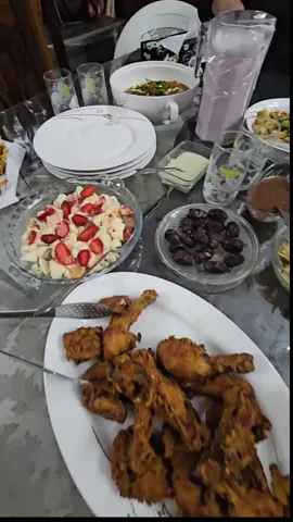 Ramadan Mubarak  #ramadan2025 #pakistani_tik_tok #viral_video #unitedkingdom #inspiration #husbandwife #familia #iftaarparty #iftaar #eidkikhushiyan 