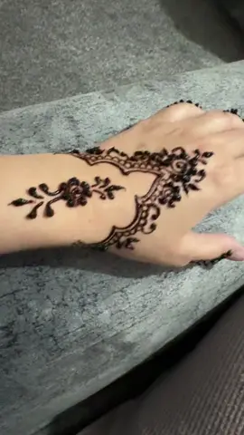Eid mubarak 😍#eida #foryoupageofficiall #views #birminghamuk🇬🇧❤️ #tiktokunfreezemyaacount #mehndi 