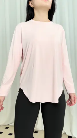 A timeless and versatile yoga top you cant go wrong with. #bajusukanwanita #yogatop #activewearforwomen #bajusenam 