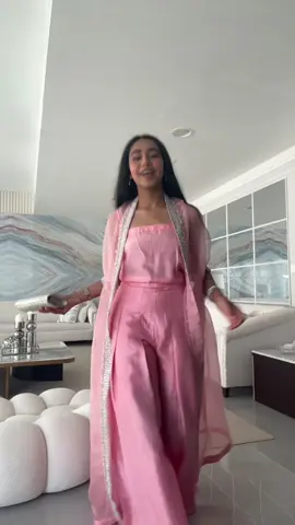 PLS TAG ME IF U TRY THIS TRANSITIONN, i wanna see oh and EID MUBARAK G