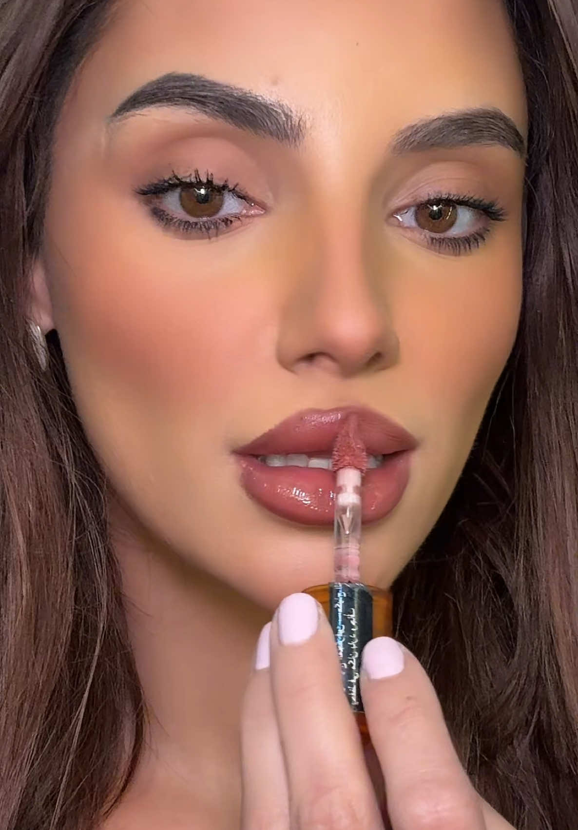 لوك مكياجي المفضل عندي ❤️✨ ضيفو سنابي coachmeryana  المنتجات متوفرة في: @snapaholicshop_official  @FALILONDON @snapaholicshop_official  #viralvideo #viraltiktok #tiktok #explorepage  #viralvideo  #مشاهير_العرب #عرب_تيك_توك #تيك_توك_جدة  #جده_الكورنيش_الواجهه_البحريه #قطر #اكسبلووووورررر #ترند_تيك_توك_مشاهير #رقص_شرقی💃 #رقص #عبايات #علاقة_حب #بنات_العراق #بنات #حبيبي #فساتين_المشاهير#مشاهير_تيك_توك_مشاهير_العرب ترند_جديد# viral #fyp## #مشاهير_تيك_توك #explorepage #viraltiktok #exploremore تيك_توك_السعودية# #الكويت_مصر_السعودية_سوريا_الامارت #ترند_تيك_توك_مشاهير ##تيك_توك_عرب #الكويت #الرياض #الرياض_الآن# #عبدالمجيد  #جدةtiktok  #الرياض_جده_مكه_الدمام_المدينه #فساتين_زفاف #فساتين_سهرة #فساتين_طويله #ترندات_تيك_توك #ترند_تيك_توك_مشاهير #ترند_الخليج #ترندات_جديدة #ترندد #ترندات_تيك_توك_جديدة #تتوريال #تتوريال_ميك_اب #مشاهير_تيك_توك #ميكب_ارتست #ميك_اب #ترند_السعودية 