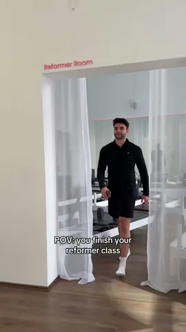 Feeling confident right now 🕺@awarepilates #reformer #pilates #reformerpilates #pilatesreformer 