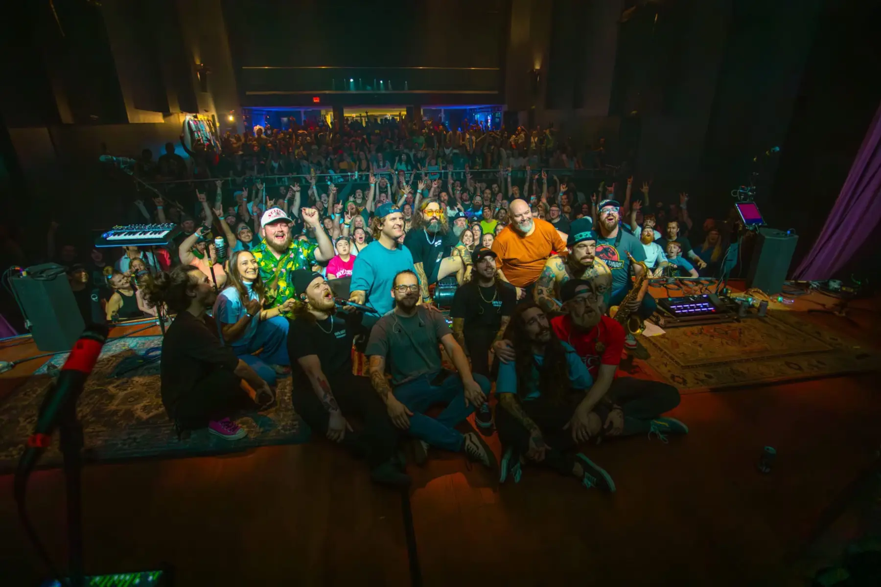 As a concert photographer who has only been in the scene for less than a year, this moment right here is THE moment I have dreamed about.  I had the honor of meeting a lovely fellow photographer last night named Betty. Betty has worked with the band prior and she asked me if I was going to do the stage photo.  Cue shocked Pikachu face, because I assumed SHE was with the band. She basically scooped me up and said, “Let’s do it together!”  My heart is overflowing 🥰