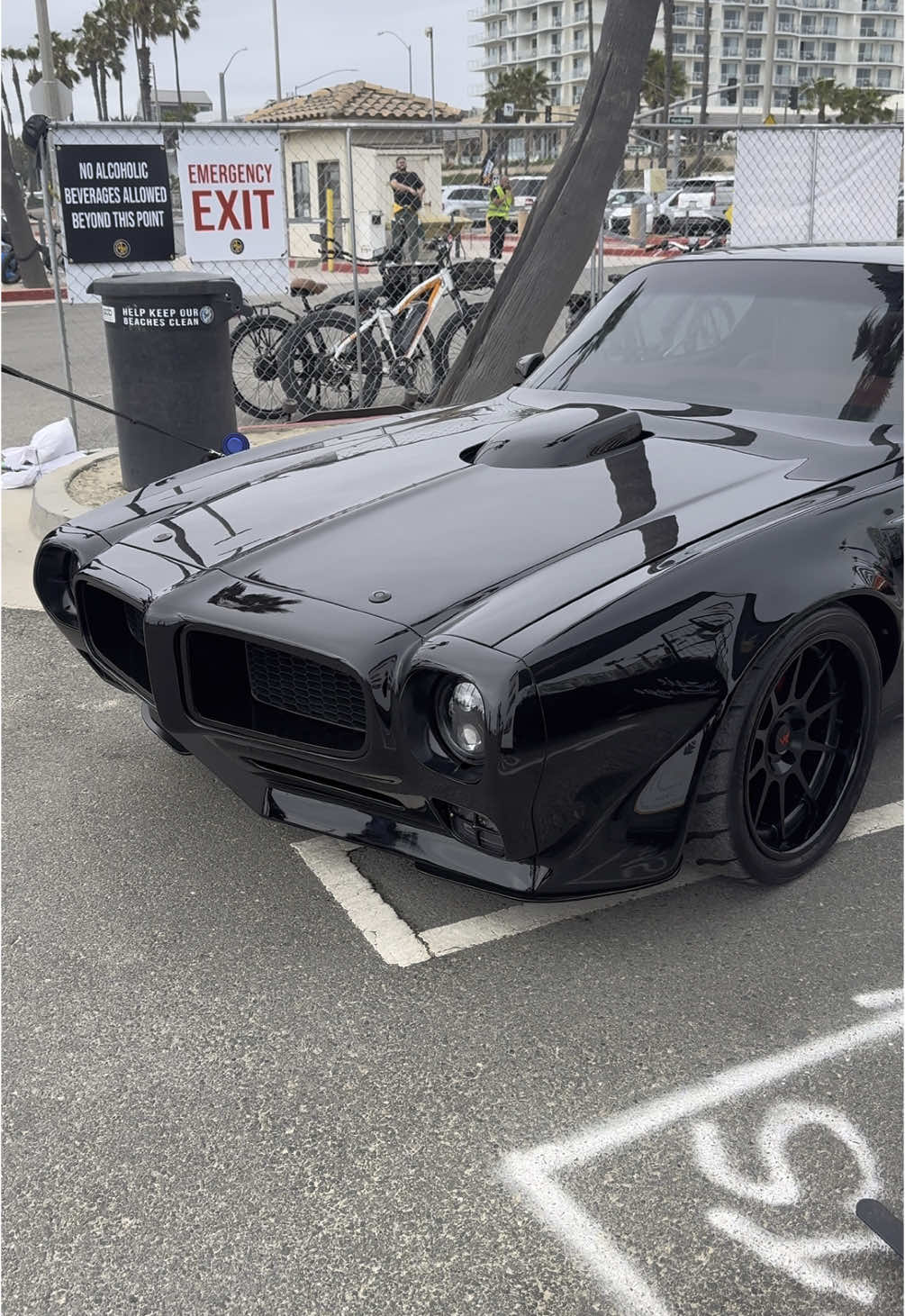@AJ_YLL ‘s Blacked-out ‘73 Pontiac Firebird Trans Am Restomod looking sinister! Classic muscle meets modern performance—this thing is pure menace on the streets. Would you drive it?  #Pontiac #Firebird #Restomod #ProTouring #MuscleCar #transam