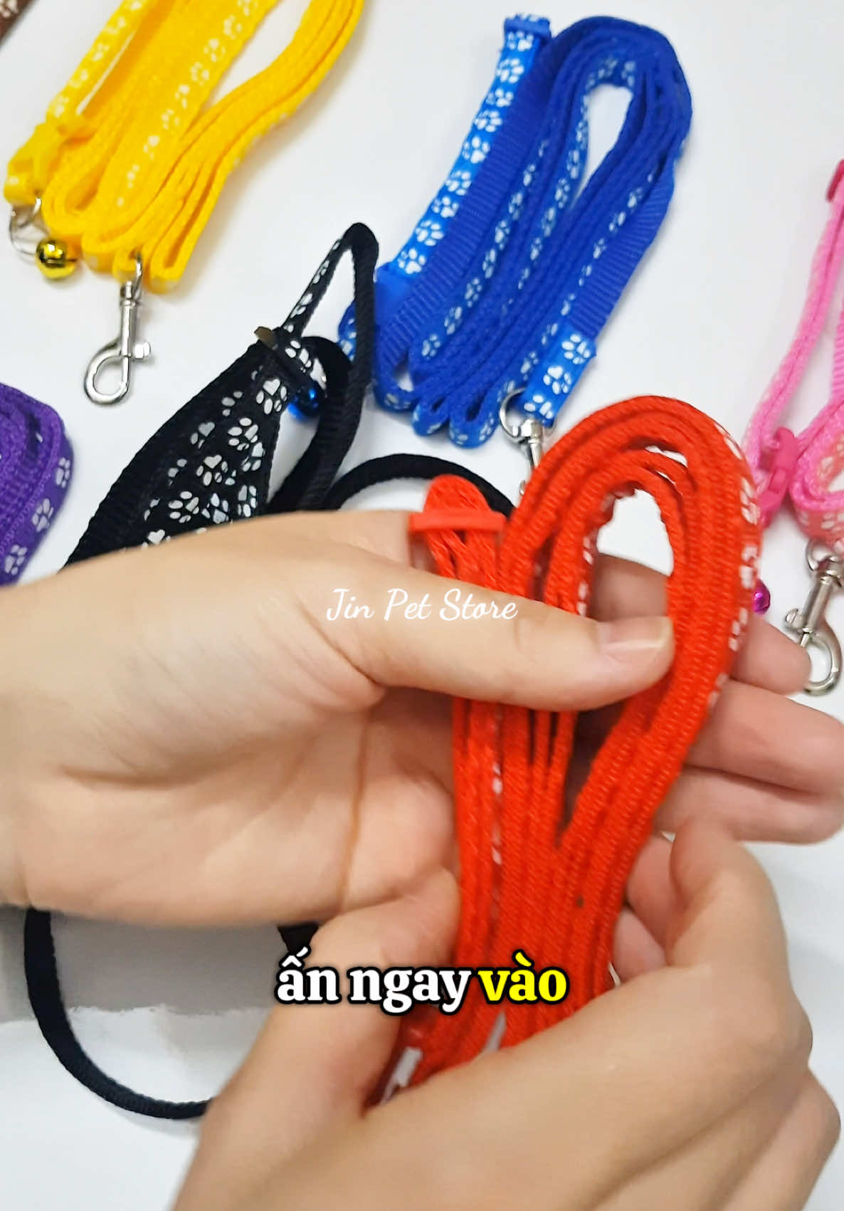 Quá là rẻ luôn các Sen ơi. Đủ 12 màu lựa chọn luôn nè 🥰 #vongcothucung #jinpet #vongcochomeo #fypシ゚ #daydatchomeo #daydatcho #daydatchomeodidao 