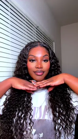 I am so obsessed with this wig💕 @OQHAIR @oqhairshop #springtok #oqgluelesswigs #gluelesswig #waterwave 