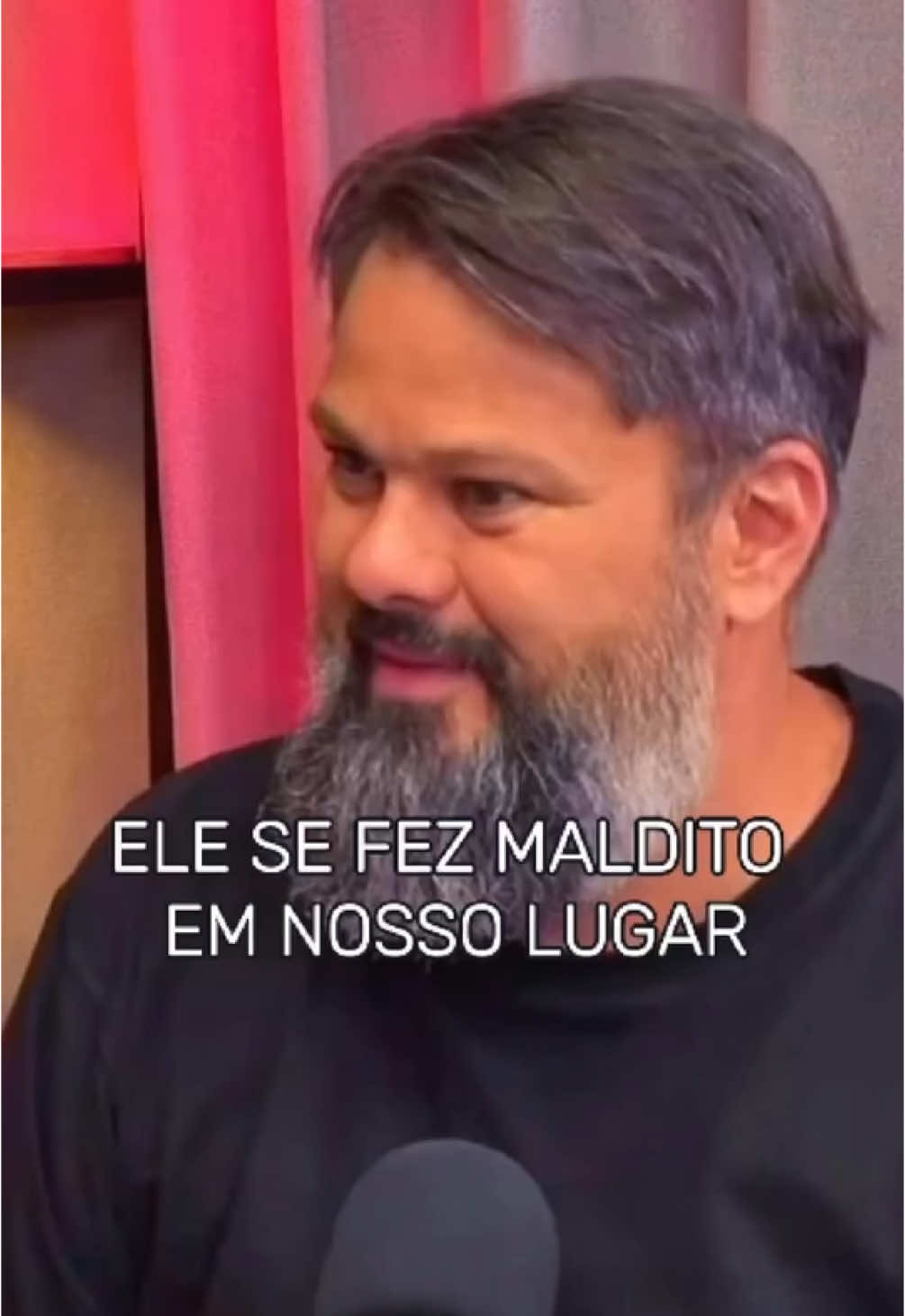 Deus desvia a maldição que cairia sobre Adão para que o próprio Deus possa vir à Terra e, na cruz, receber a maldição que cabia à humanidade, pagando o preço em nosso lugar. #tassoslycurgo #defesadafe #conservadorismo