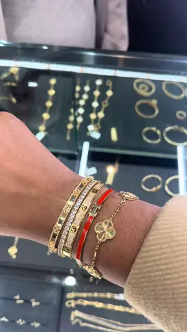 Let’s go jewelry shopping at @jewelryhome.nyc . Full video on my VLOG channel. #chimerenicole 