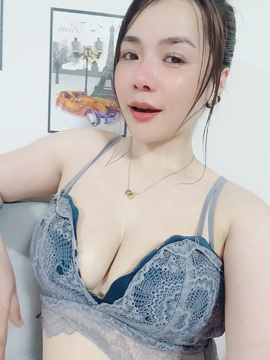 เค้าว่างนะคร้าบทักได้นะคะ