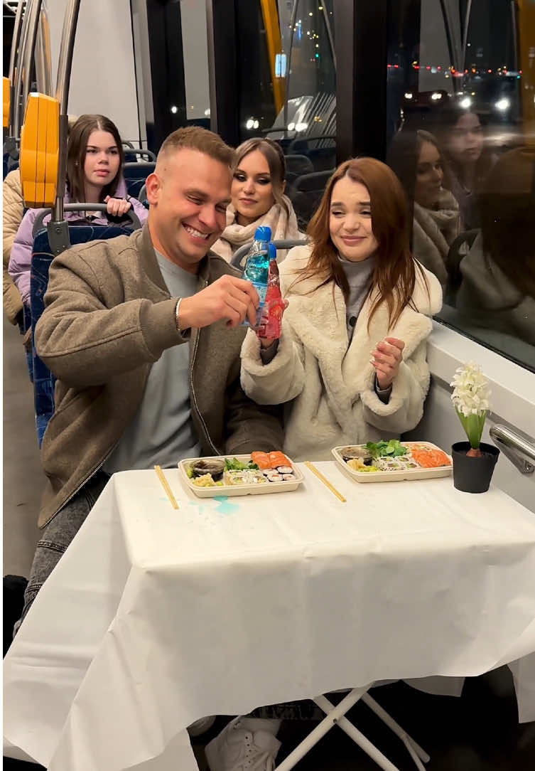 Who doesn’t take risks, doesn’t eat sushi🤷‍♂️🍱 #TravelingTable