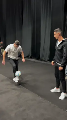 El bicho reacciona a un freestyler 🎥 IG/ joan.freestyler #deportesentiktok #tiktokfootballacademy #viral #viralvideo #cristiano #cristianoronaldo #futbol #skills #freestyle 