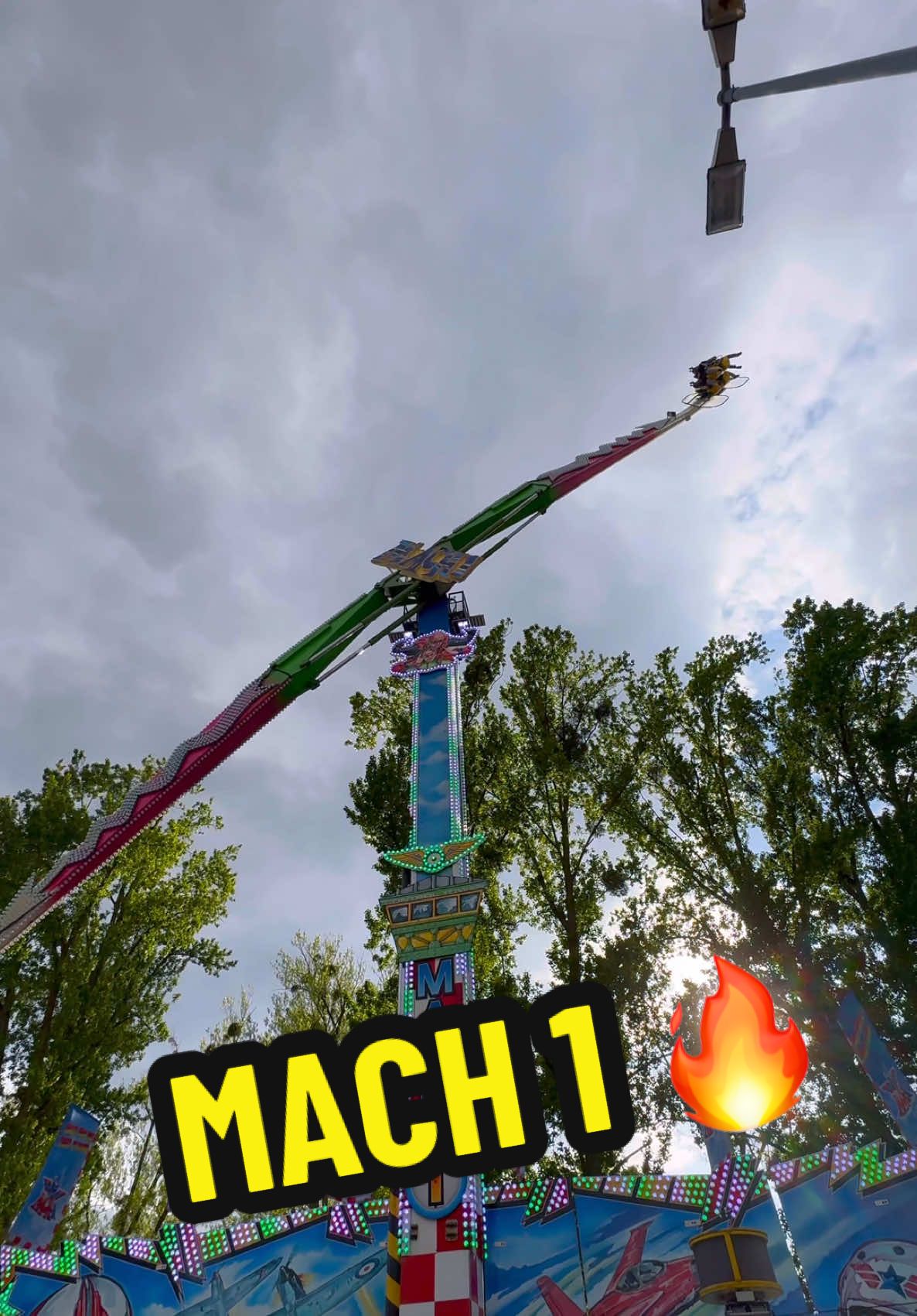 Got to love a BOOSTER ride 🙌🔥 Mach 1 - Fehlauer 🎡 #booster #kirmes #deutschland #fahrgeschäft #2025 #scary #fyp 